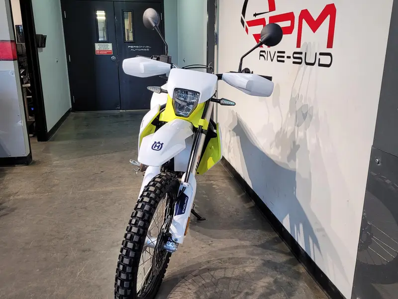 2027 HUSQVARNA 701 ENDURO *À partir de 3.99%