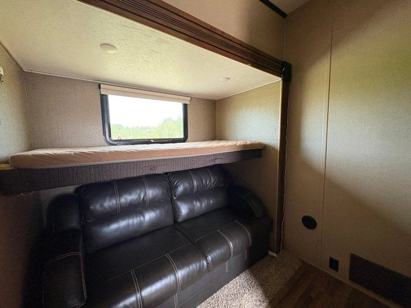2018 Coachmen 391 Qsmb alt