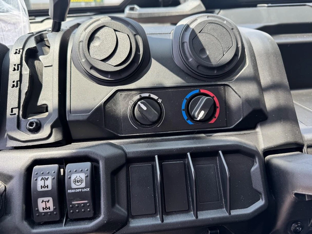 Can-am Defender Dps Cab Hd9 2025 alt
