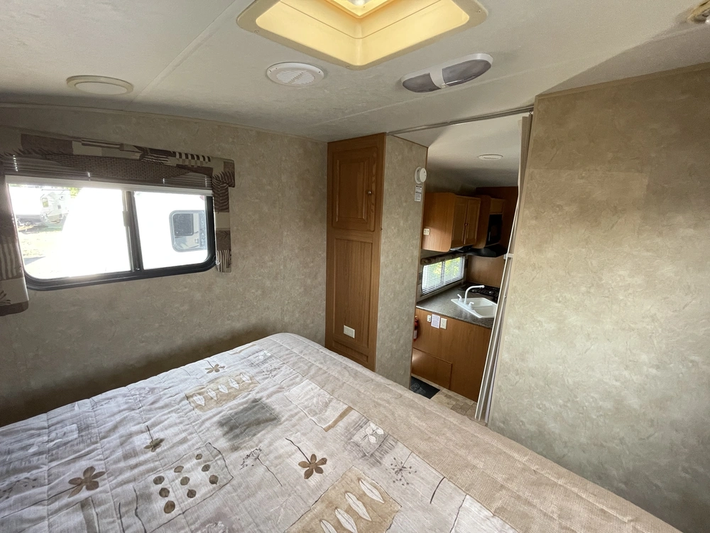 Layton 2456 2009 alt