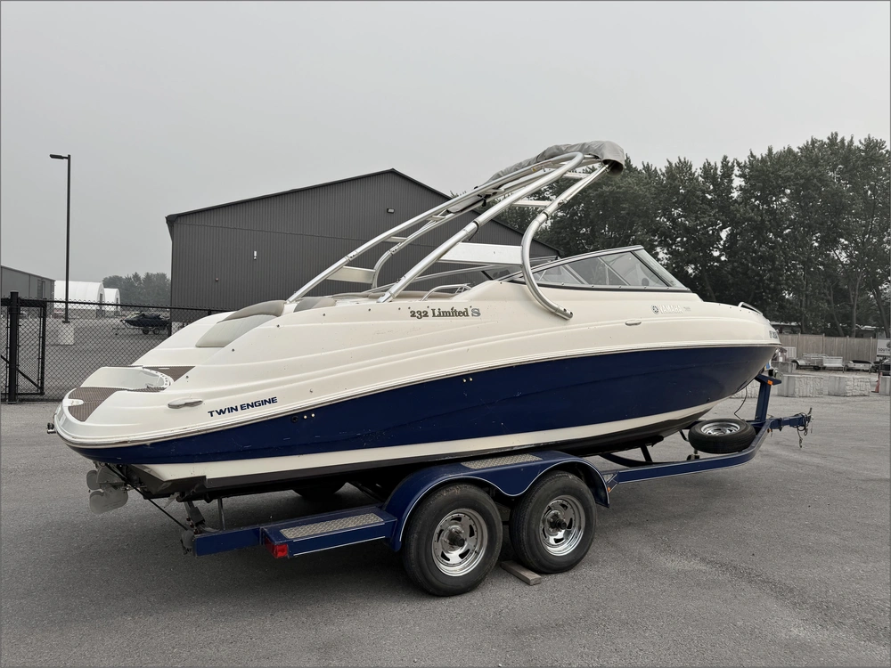 2009 Yamaha 232 Limited S alt