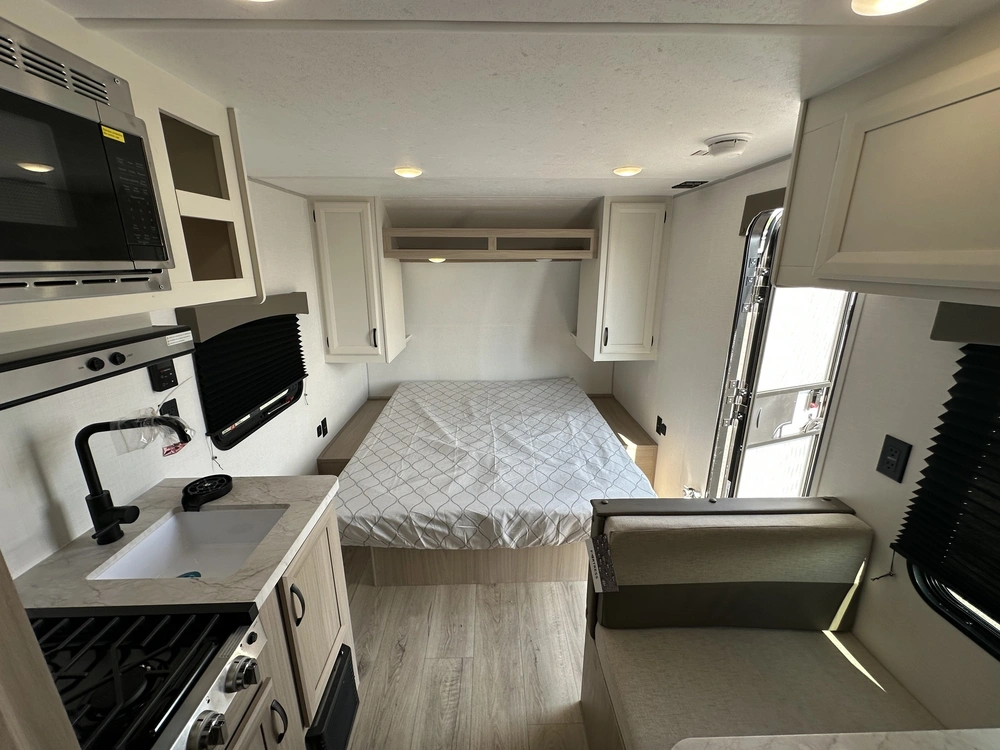 2027 Coachmen Clipper 17fq alt