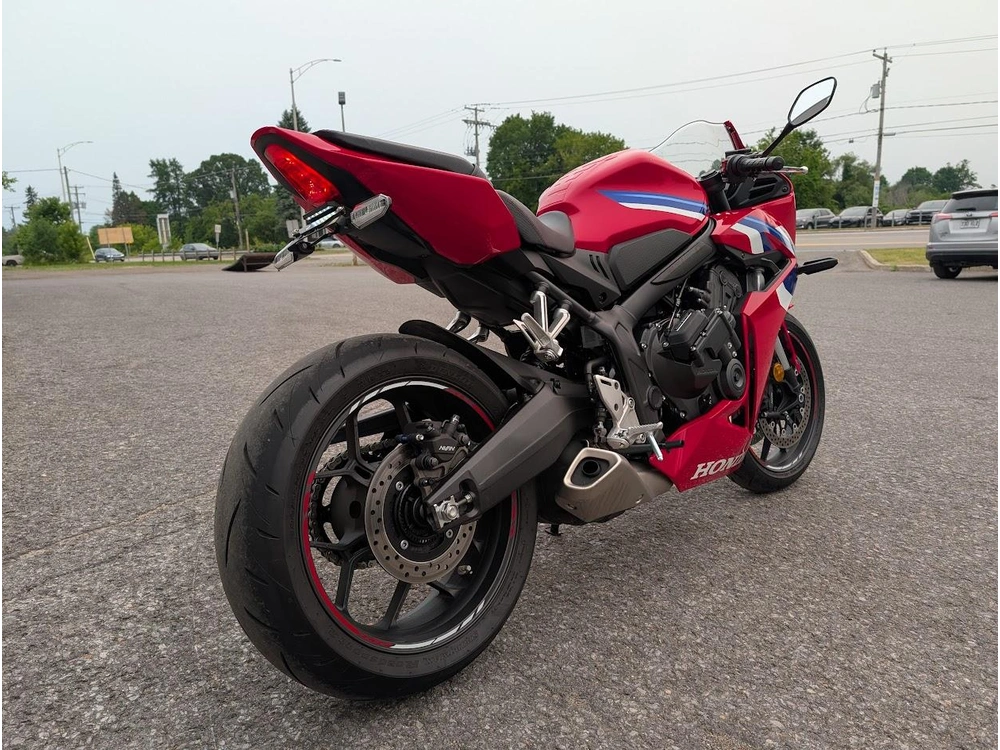 Honda Cbr650ract E-clutch 2026 alt