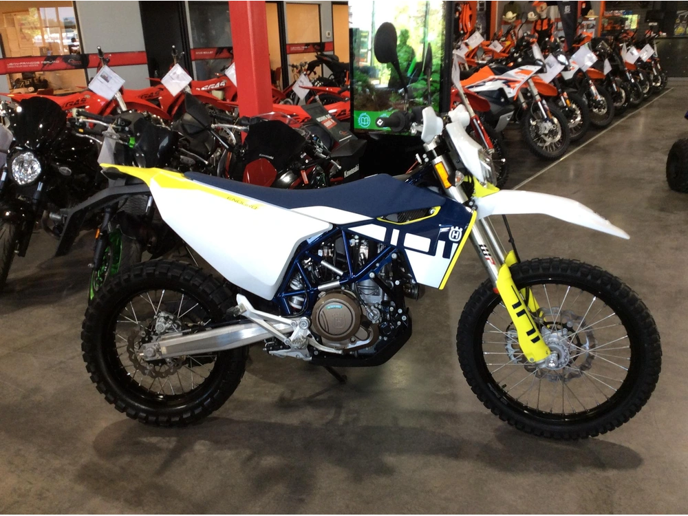 Husqvarna 701 Enduro 2024 alt