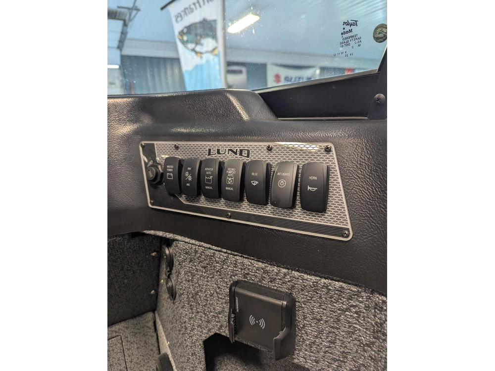 2025 Lund Boat Co 2075 Impact Xs alt