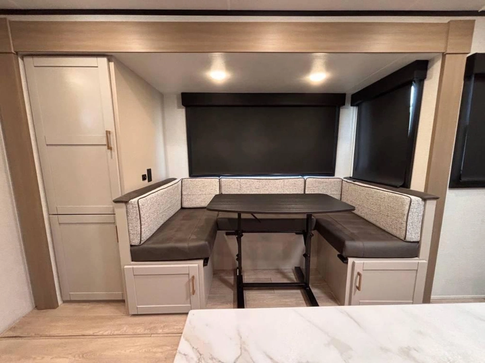 Jayco Jay Feather 21mbh 2027 alt