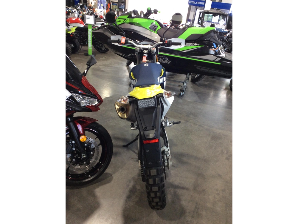 Husqvarna 701 Enduro 2024 alt