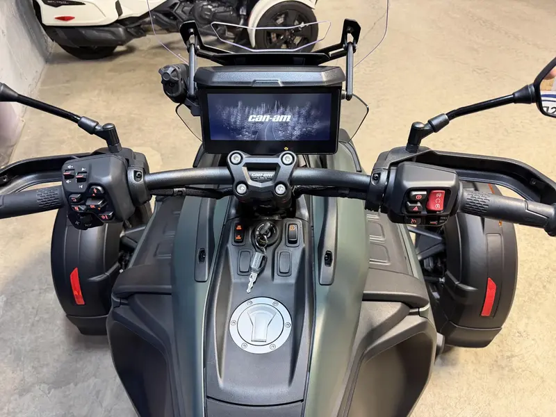 Can-Am CAN-AM CANYON REDROCK 2025