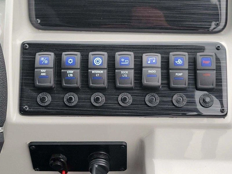 Sylvan X1 Ulz Platinum / Yamaha F150 2026 alt