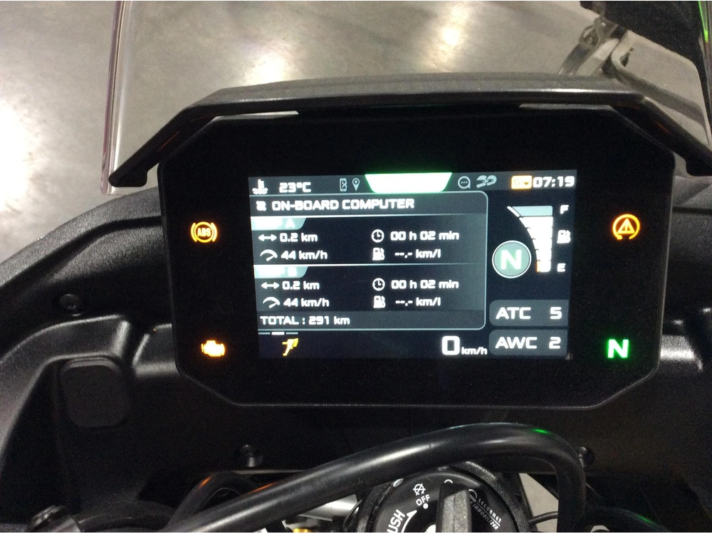 Aprilia Tuono V4 1100 Factory 2026 alt