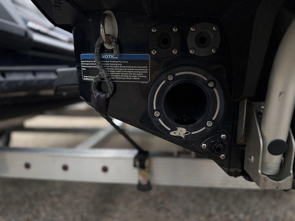 2023 Kawasaki Ultra 310lx alt