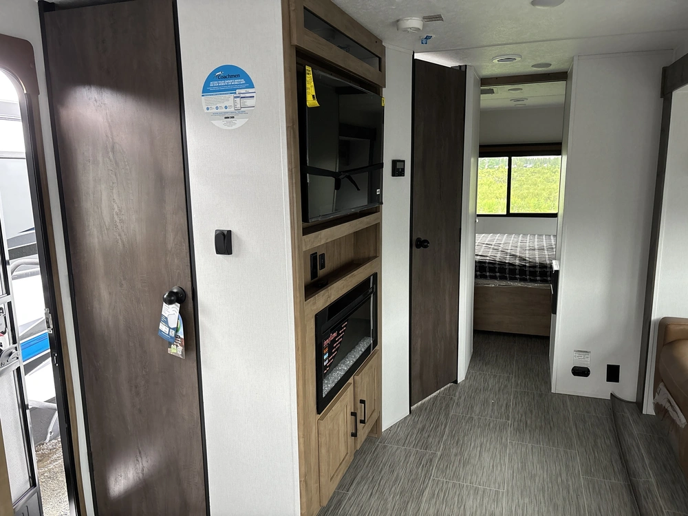 2024 Coachmen Fr. Express 259fkds alt