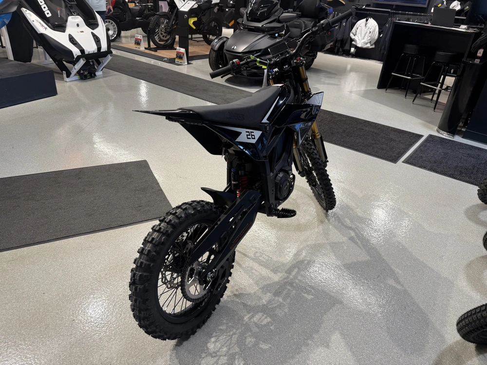 2027 Altis Sigma alt