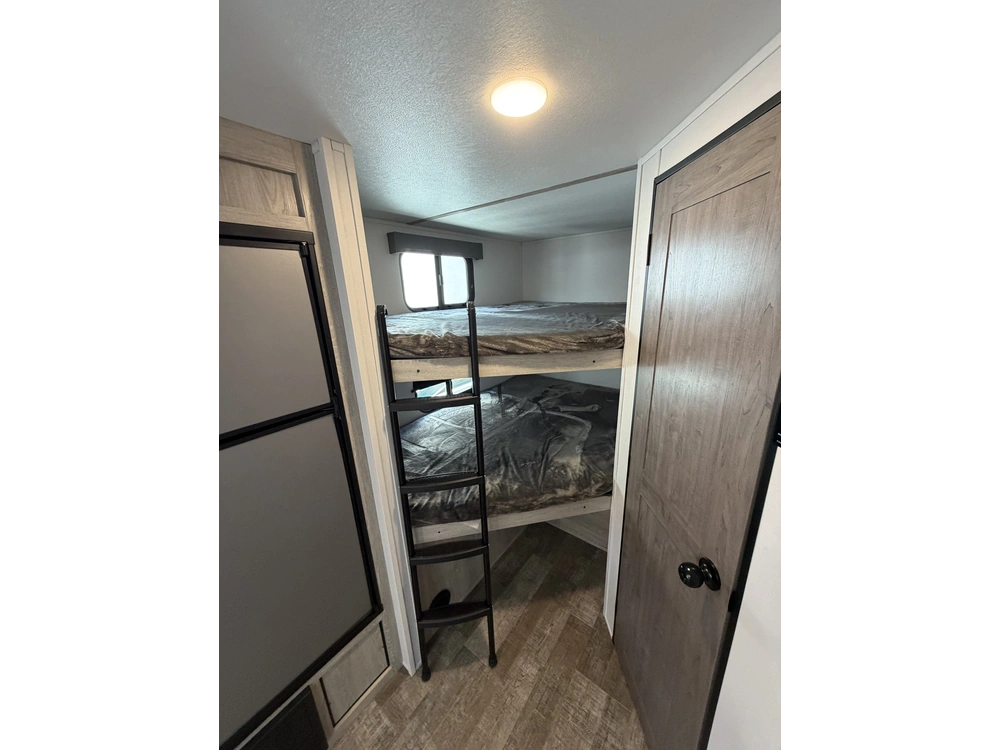 2024 Riverside Rv Intrepid 240bhs alt