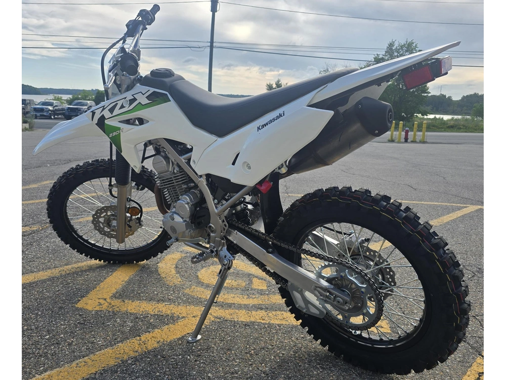 2026 Kawasaki Klx230r alt