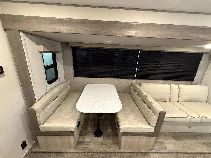 2026 Coachmen Catalina 261bhs alt