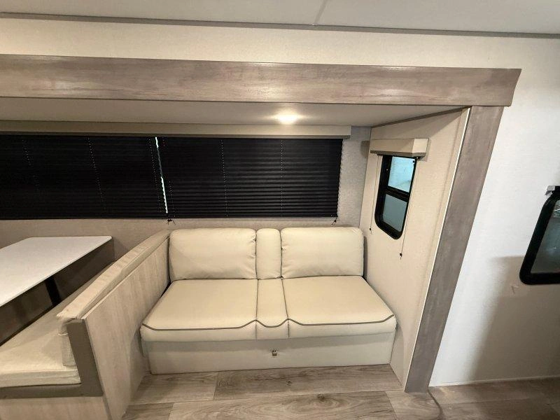 2026 Coachmen Catalina 261bhs alt