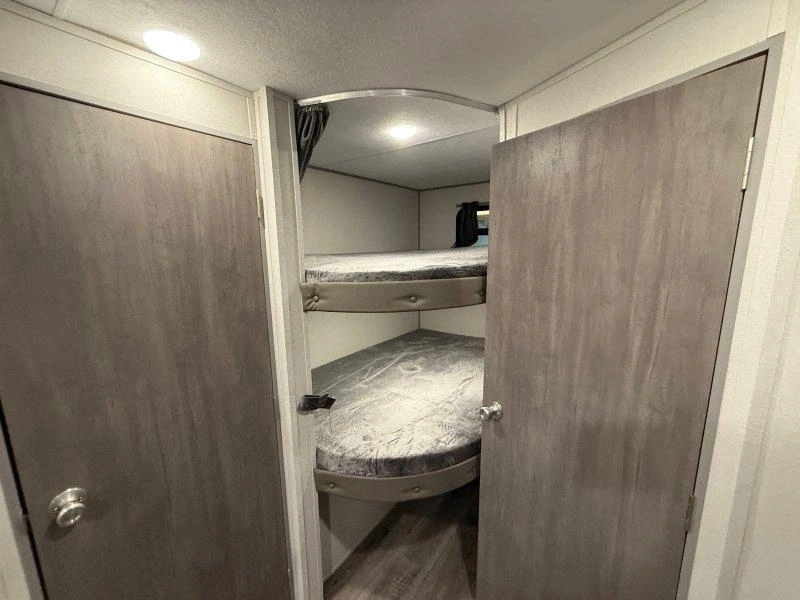 2026 Coachmen Catalina 261bhs alt