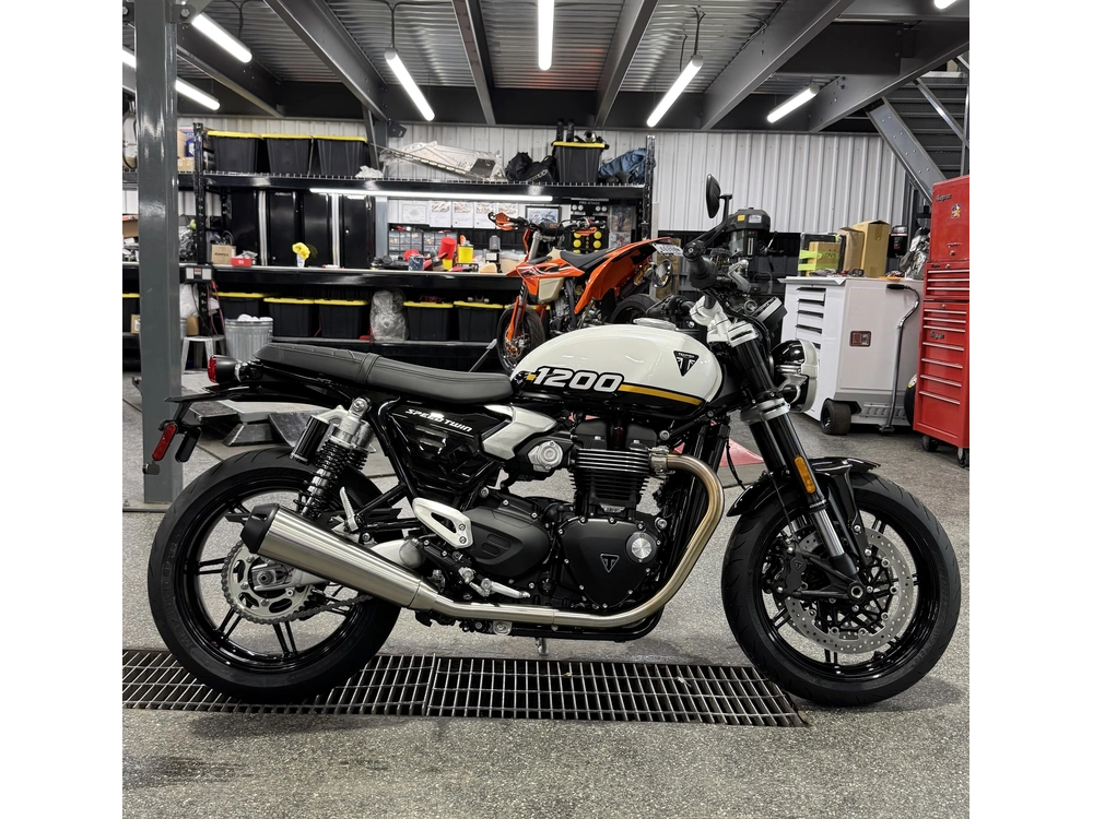 2026 Triumph Speed Twin 1200 alt