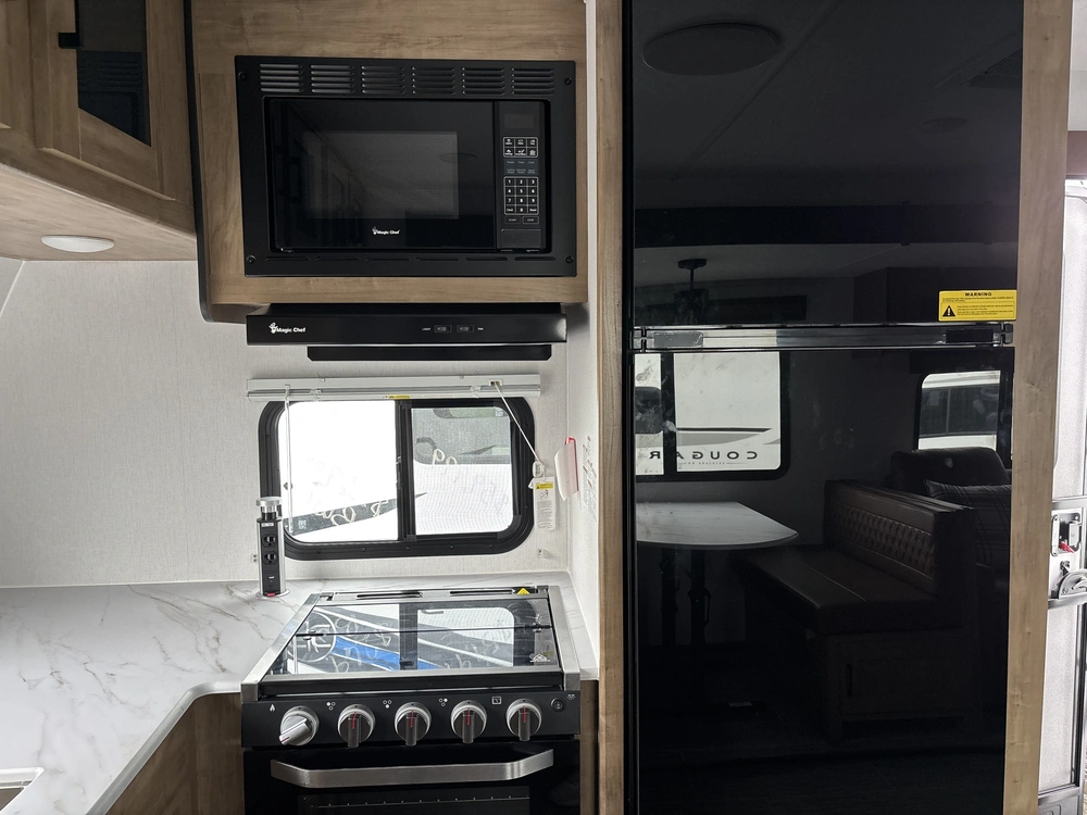 2024 Coachmen Fr. Express 259fkds alt