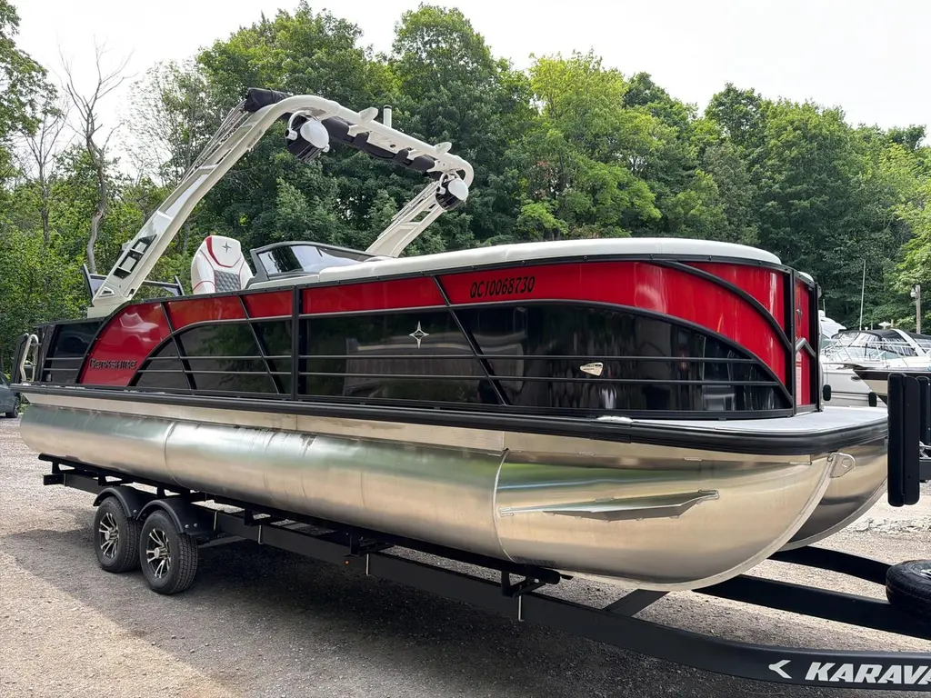 Berkshire 25UL DC STS 300 HP VERADO ! LE PLUS BEAU PONTON AU QUÉBEC ! 2026