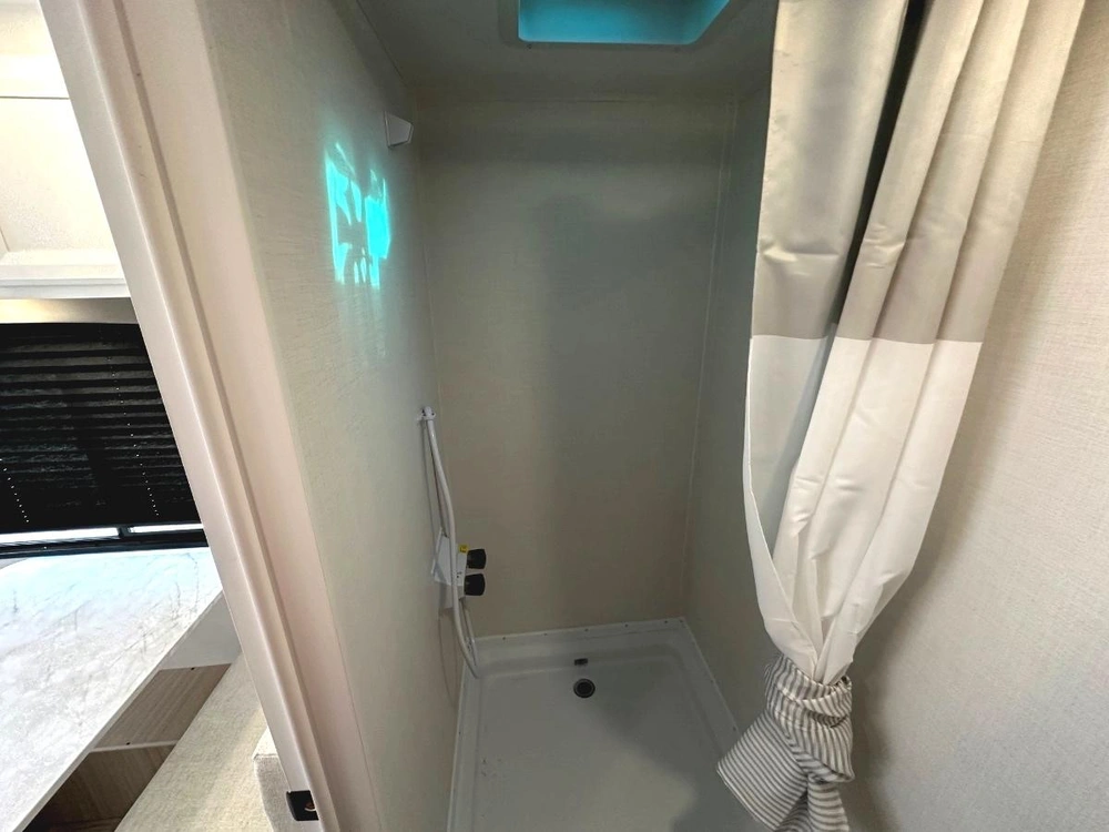 2027 Coachmen Clipper 17fq alt