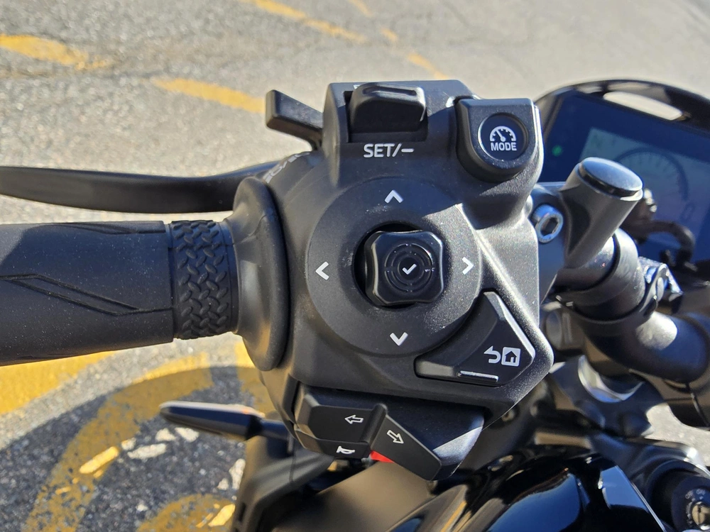 2025 Yamaha Xsr900 alt