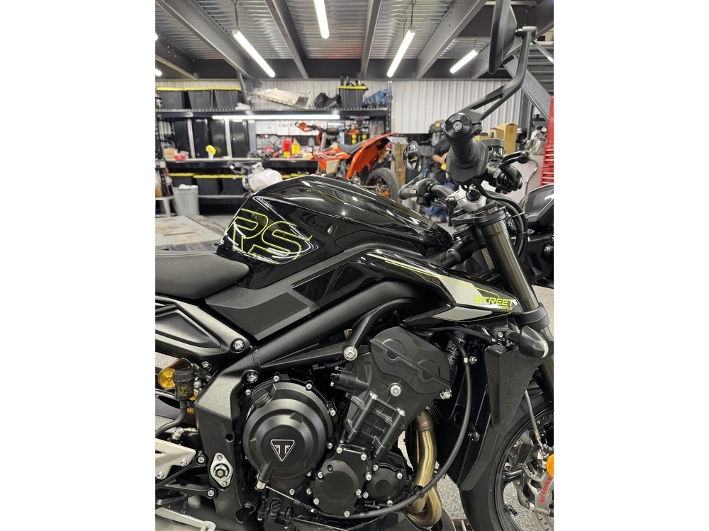 2026 Triumph Street Triple 765 Rs alt