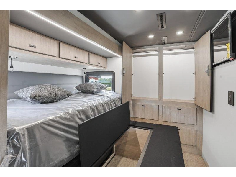 Grand Design Lineage 31zw 2027 alt