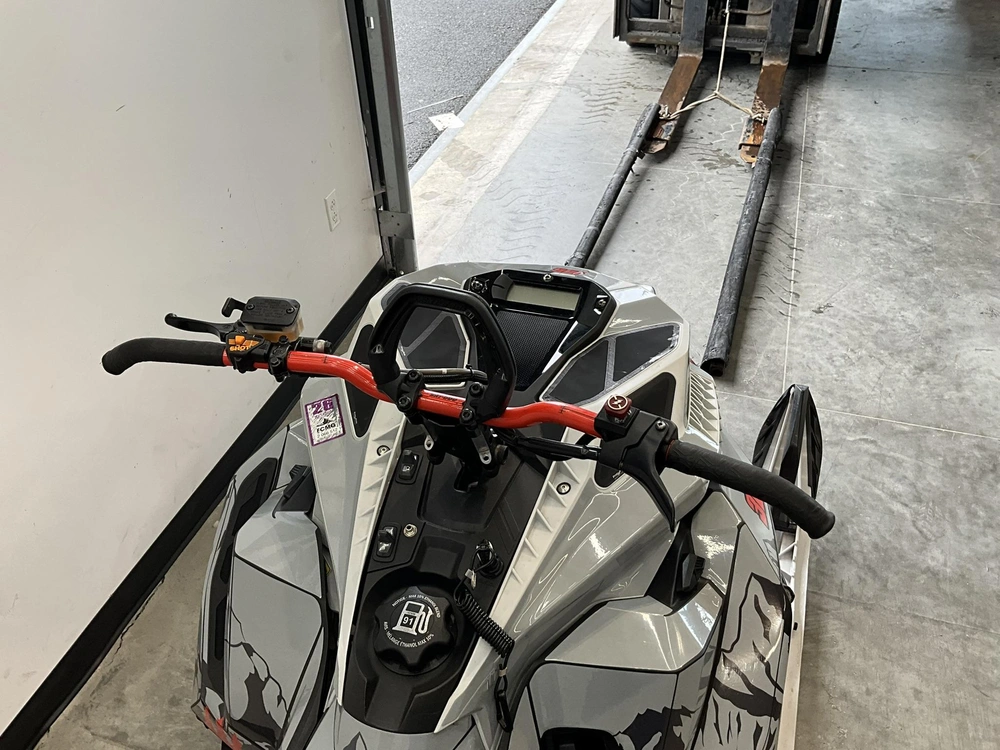 2021 Ski-doo Summit X Expert alt