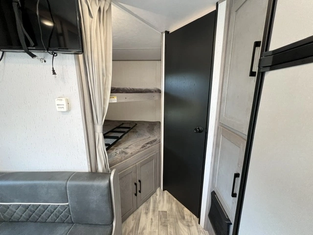 Dutchmen Kodiak 227bh 2022 alt