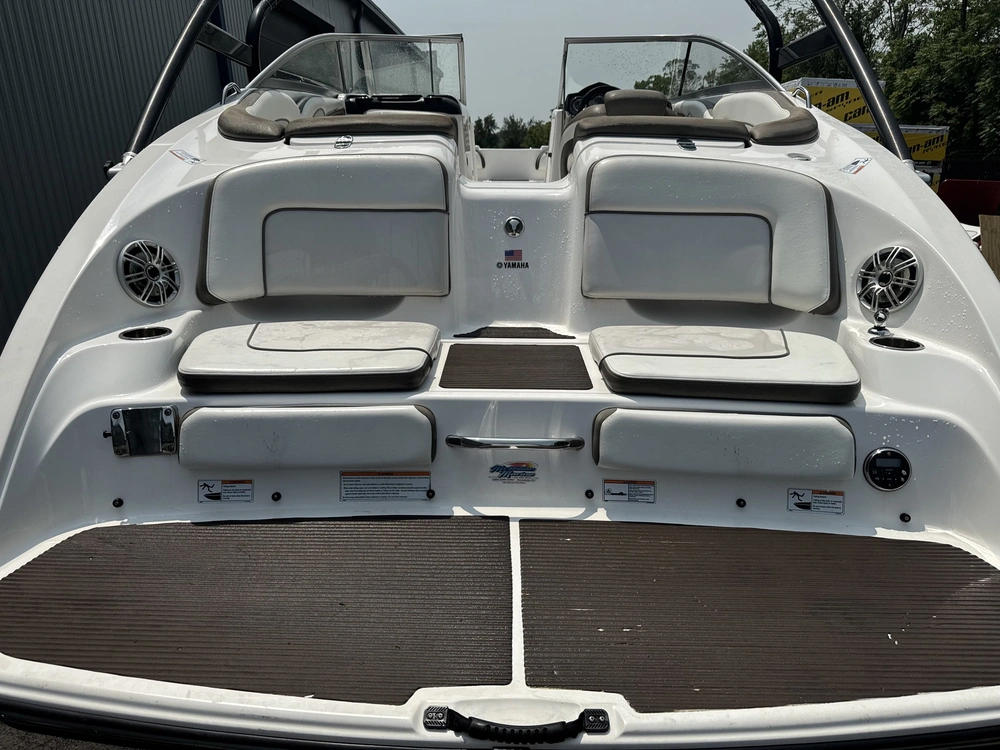 2013 Yamaha 242 Limited S alt