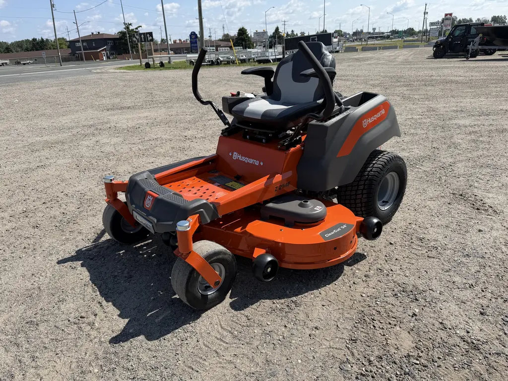 2026 Husqvarna ZERO TURN TRACTOR,24HP,KAW,54"