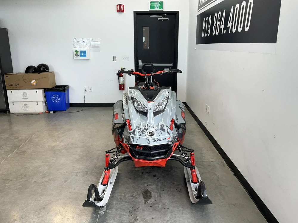 2021 Ski-doo Summit X Expert alt