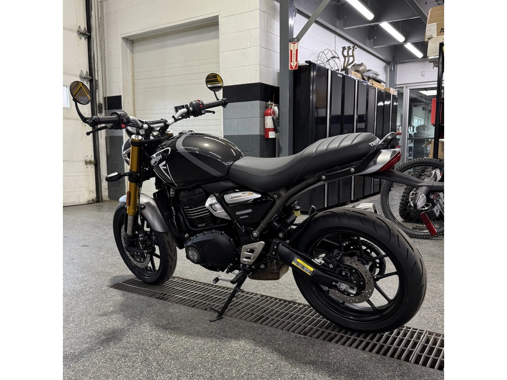 Triumph Speed 400 Noir 2026 alt