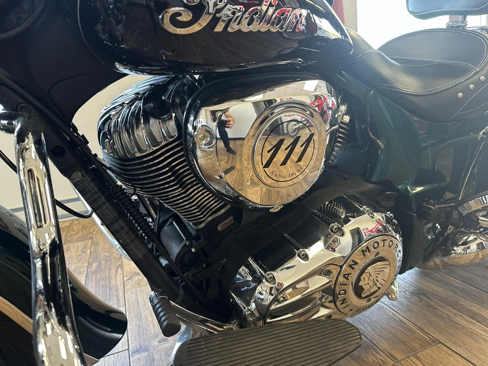 Indian Motorcycle Springfield 2019 alt