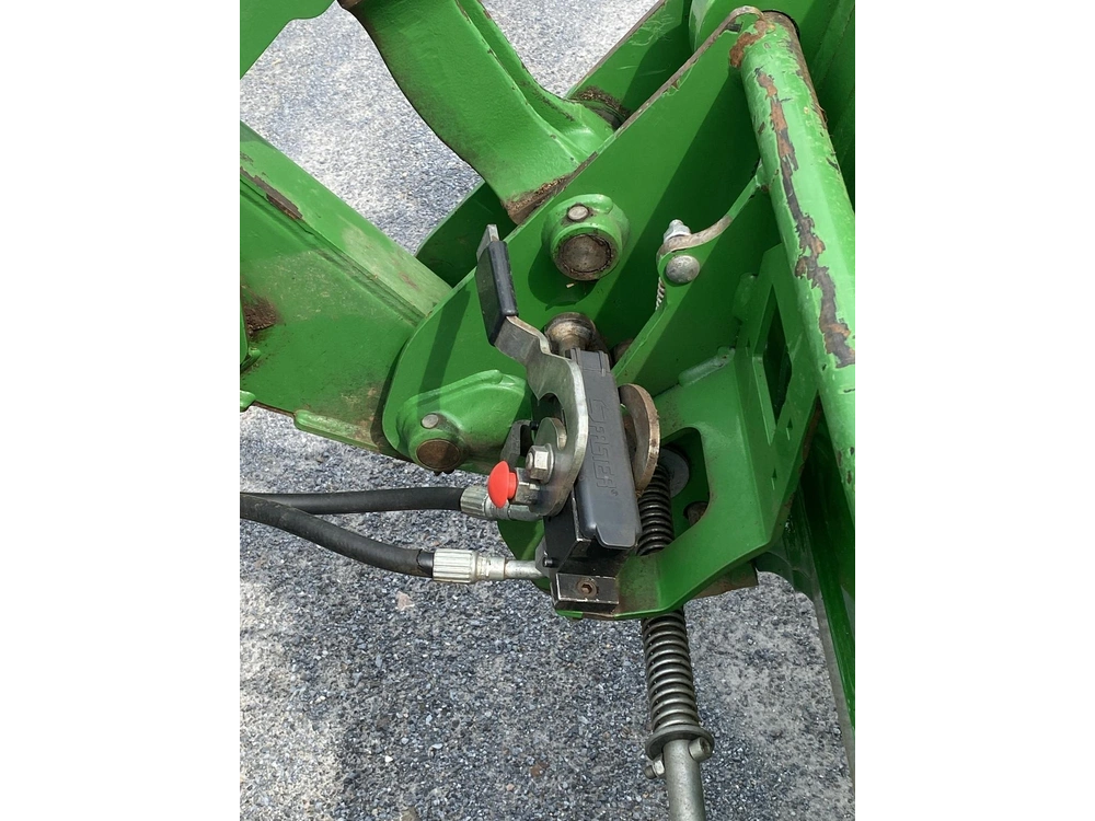 2021 John Deere 5125r alt
