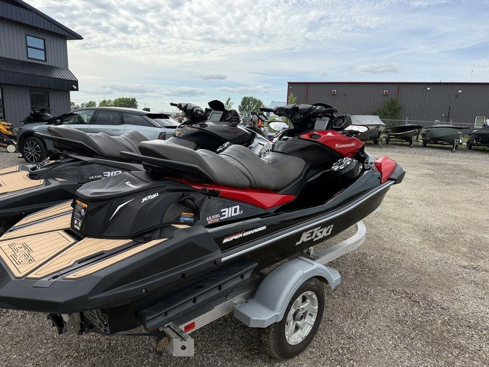 2023 Kawasaki Ultra 310lx alt