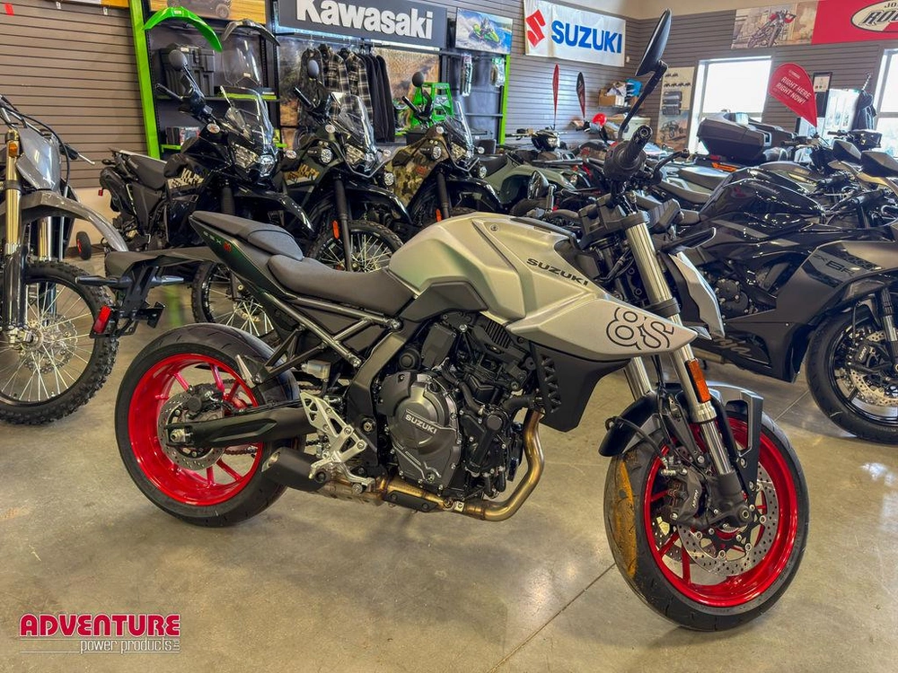 2025 Suzuki Gsx-8s alt