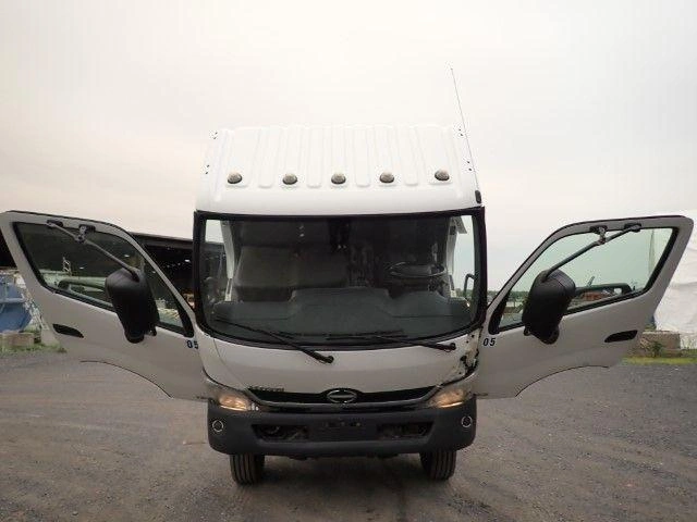 Hino 195 2018