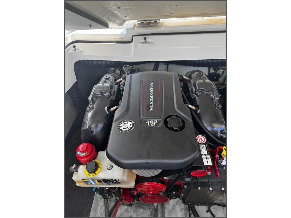 2018 Cobalt Boats R30 alt