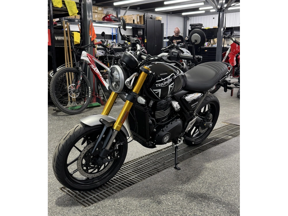 Triumph Speed 400 Noir 2026 alt