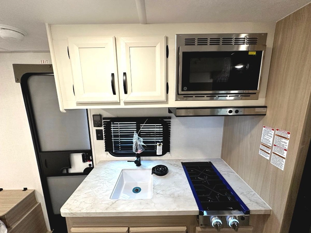 2027 Coachmen Clipper 17bh alt