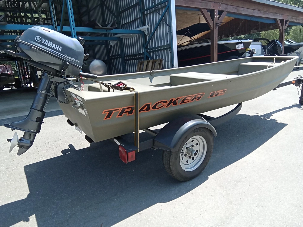 2024 Tracker Jon Boat W/yamaha 4 Hp alt