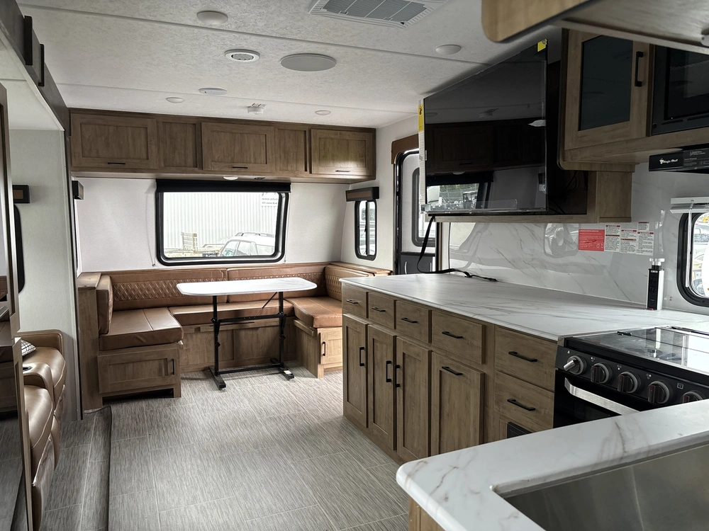 2024 Coachmen Fr. Express 298fds alt