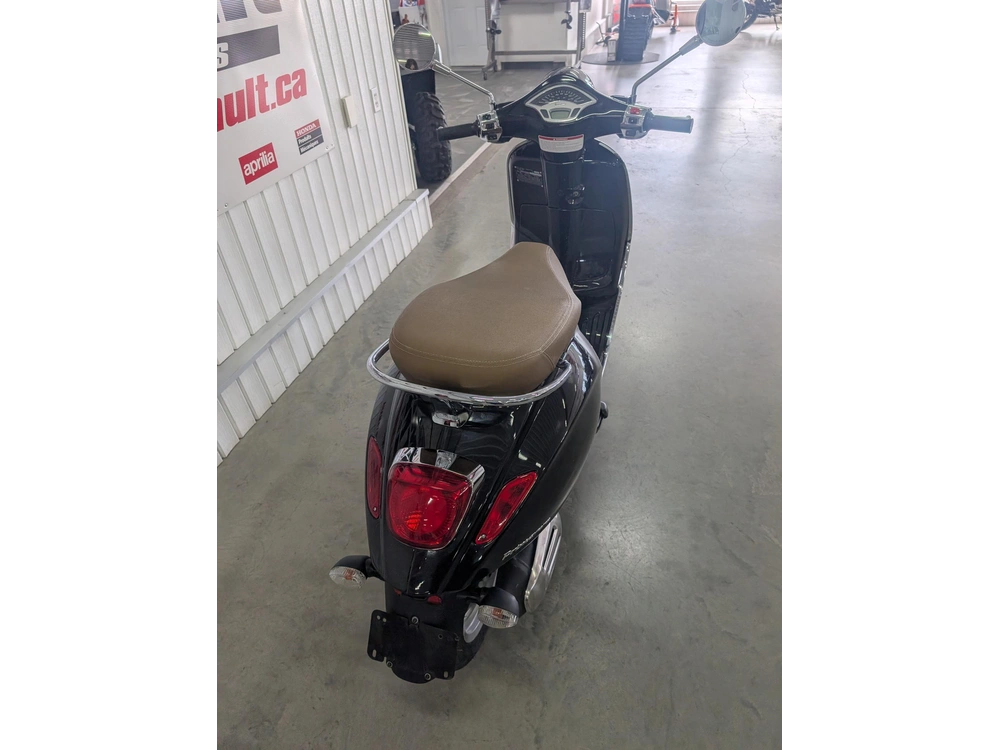 Vespa Primavera 50 2021 alt