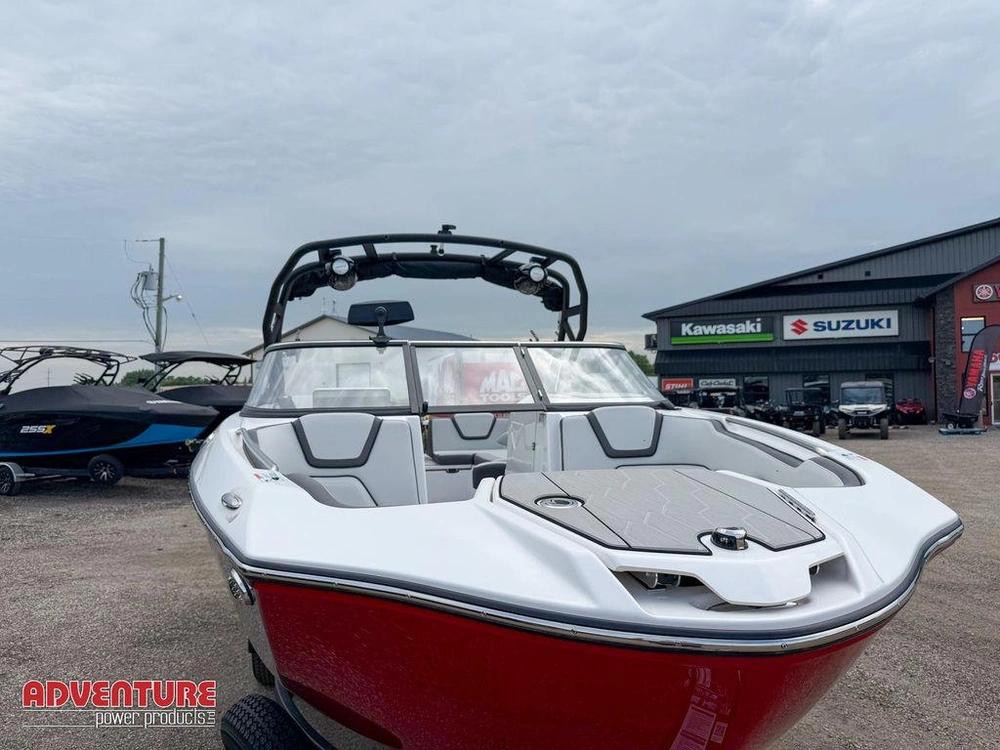 2025 Yamaha 252xe alt