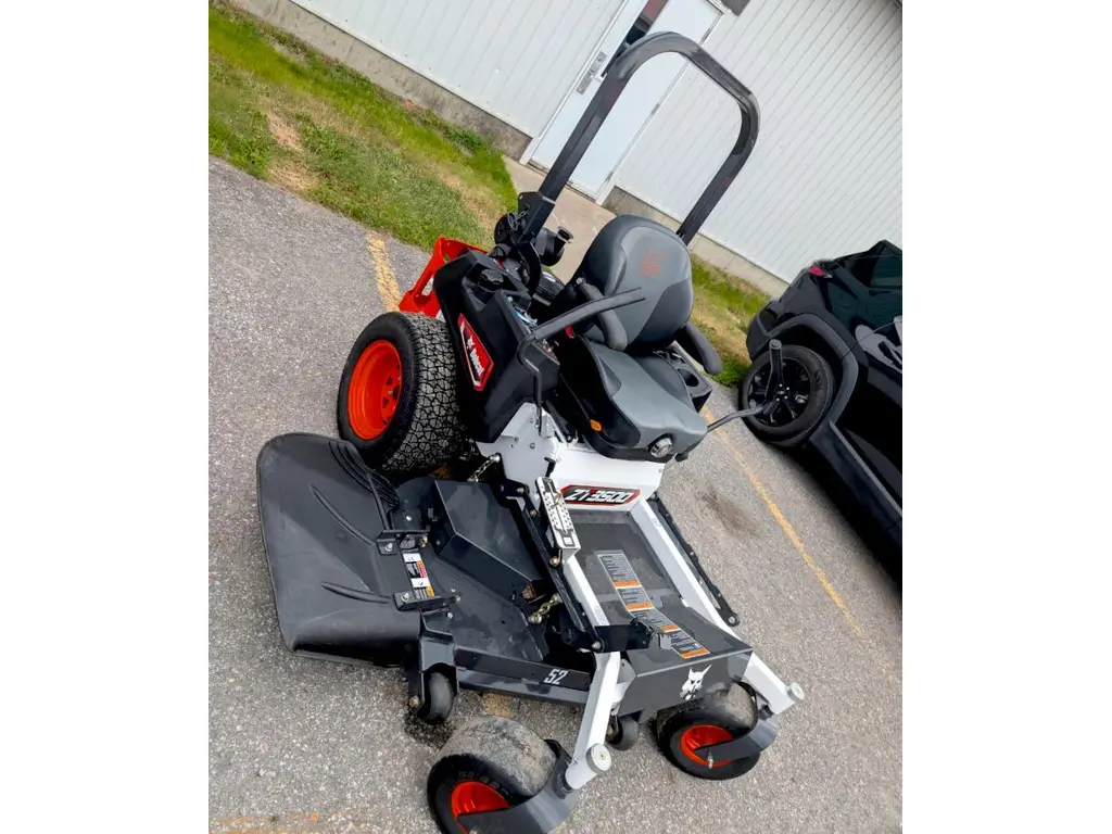 2023 Bobcat Tondeuse ZT3552 Rayon de braquage zéro