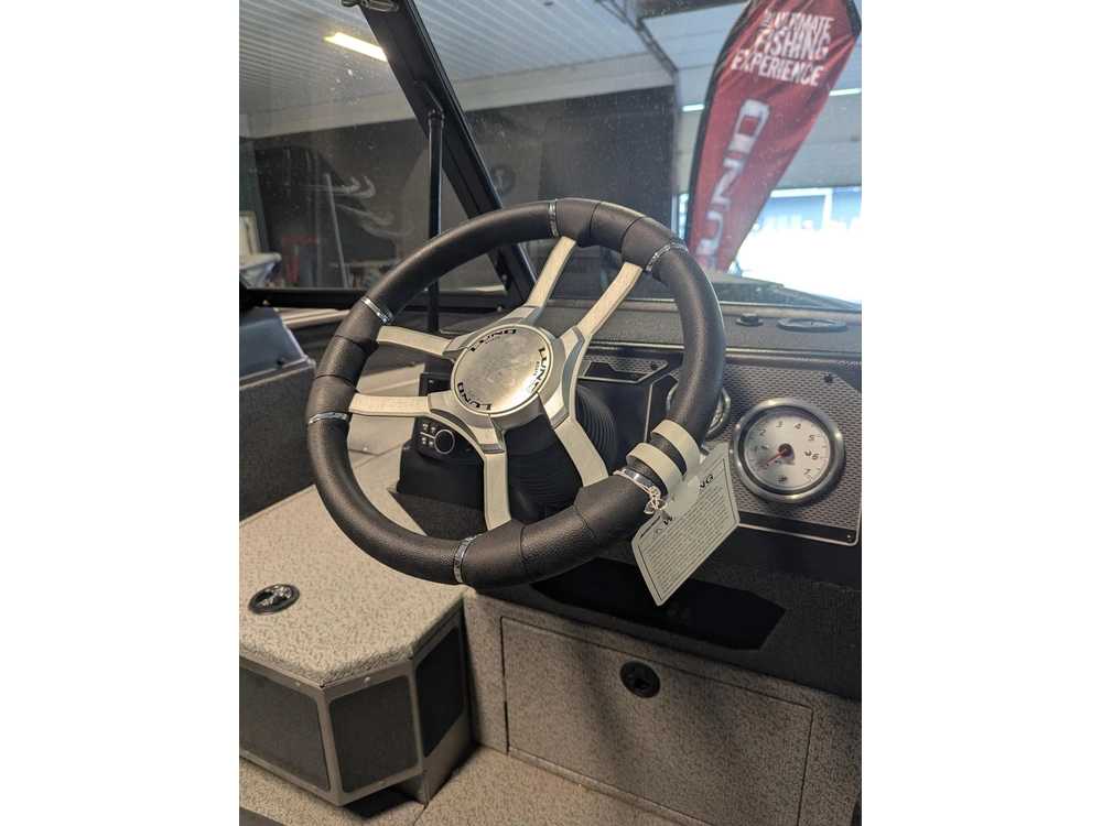2025 Lund Boat Co 2075 Impact Xs alt