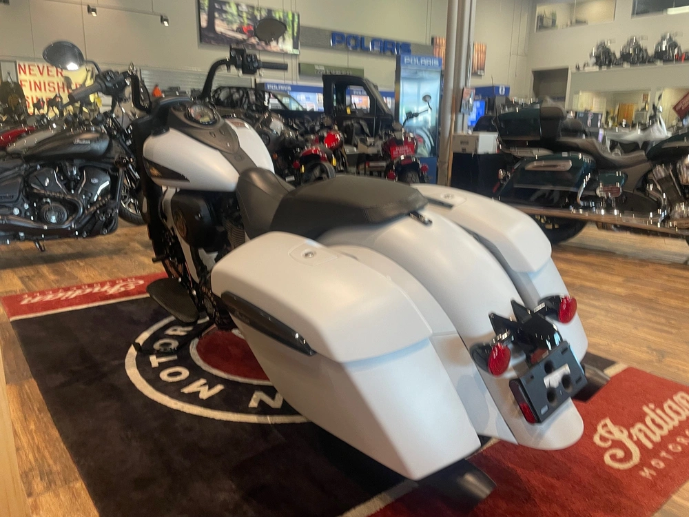 2026 Indian Motorcycle Springfield Dh - Ghost White Mtllc Smk alt